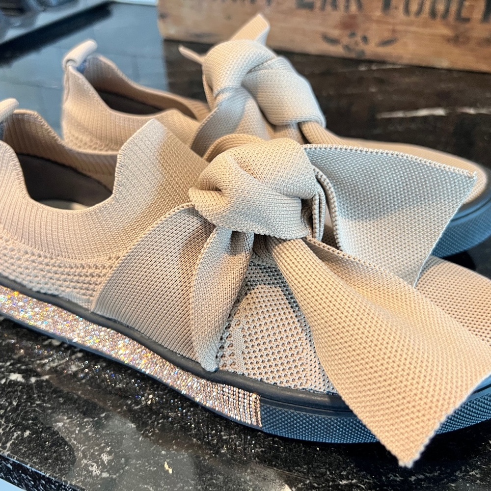 Tan Bernie Mev Spark Serenity Sneaker Size Women's 40 Euro